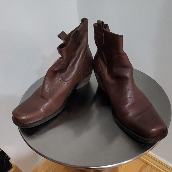 Boots - Picture 2 of 3